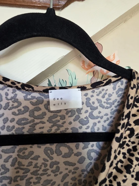 Leopard Print V-Neck Short Sleeve Dress - Beige/Black - Picture 2 of 3